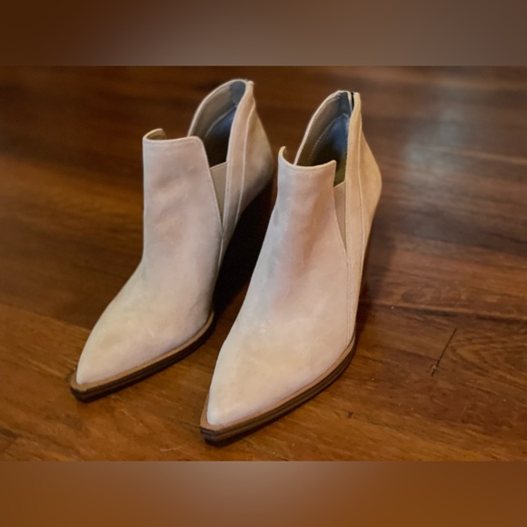Vince Camuto Gradina Block Heel Bootie 